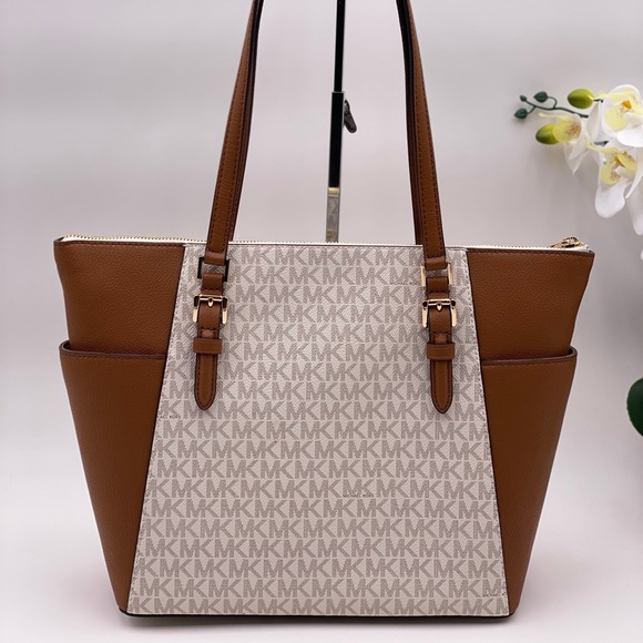 Michael Kors Charlotte Tote Vanilla - Picture 2 of 9